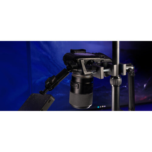 Elgato Heavy Clamp - Heavy-duty G-Clamp; Ball head and four ¼-inch threads; Rubber pad with tube groove.